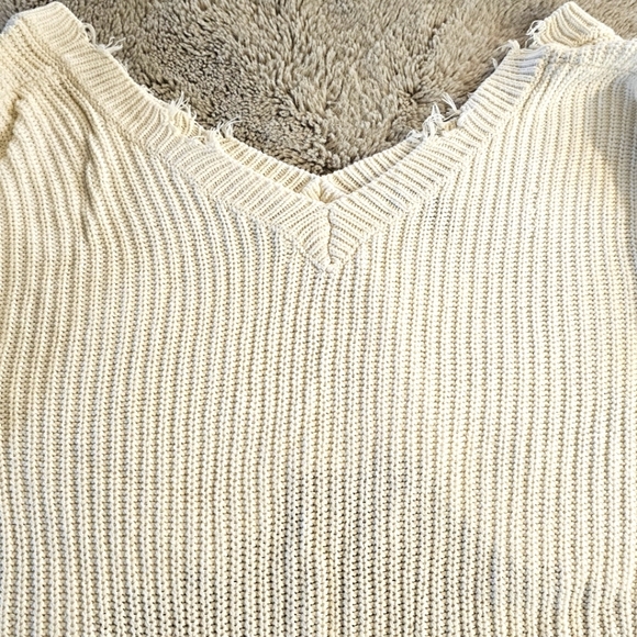 Forever 21 Contemporary Oversized Distressed Womens Off Shoulder Sweater - Picture 5 of 5